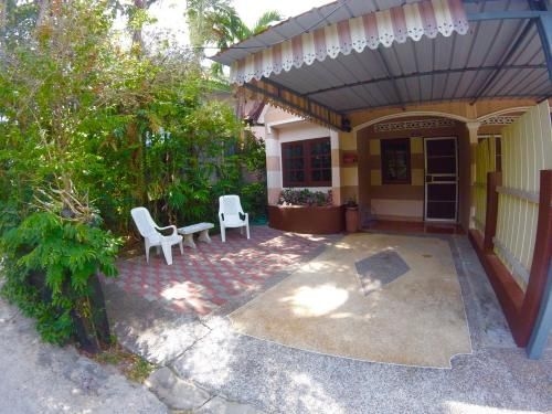 วิลเลจ เฮาส์ พี่เอ็ม 12 (Village House PM 12)0