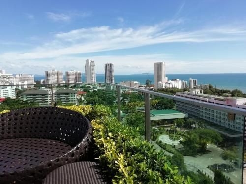 Deluxe Studio One Tower Condo Pattaya WiFi 150m from Beach4