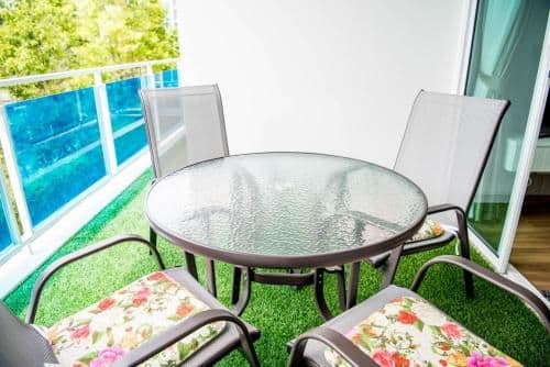 Apartment with Garden View