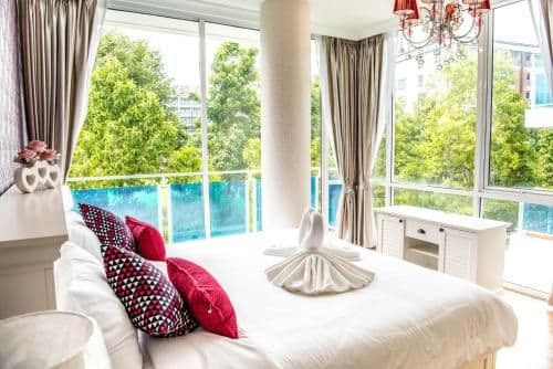 Apartment with Garden View