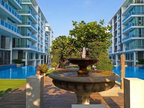 Apartment with Garden View