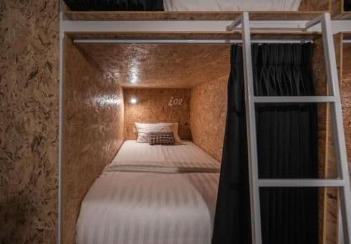 Single Bed in Mixed Dormitory Room
