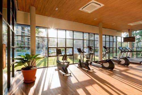 Apartment with Pool View