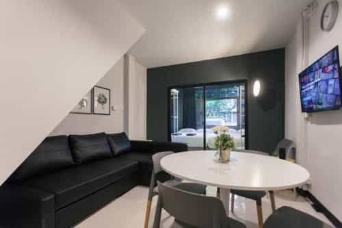 S2 Silom Large room 4-6 guests Full kitchen WIFI S2 Silom Large room 4-6 guests Full kitchen WIFI