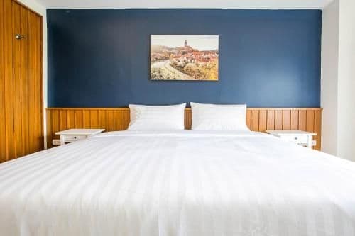 Deluxe King Room - Non-Smoking