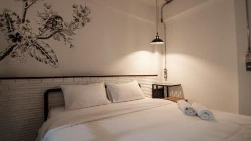 Standard Queen Room