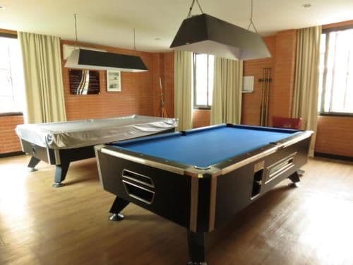 Apartment with Pool View
