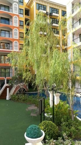 Venetian Signature Condo by Suneeya1