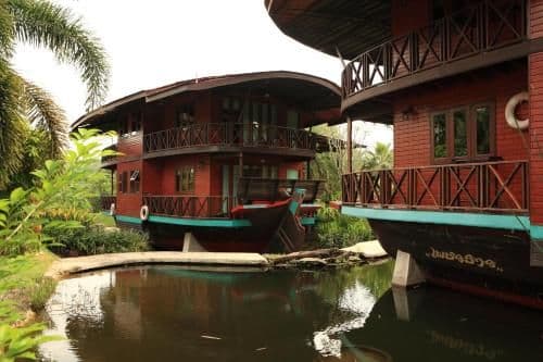 Deluxe Double or Twin Room with Lake View