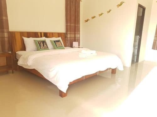Deluxe Double or Twin Room with Pool Access
