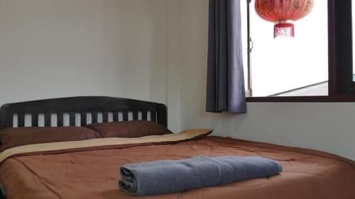 Apartment With Shared Bathroom