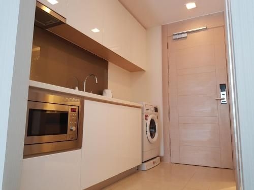 Beach Front Condominium at The Palm Wongamat2