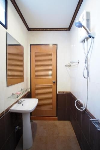 โอโย 836 พีเค เรสซิเดนซ์ (OYO 836 PK Residence)3