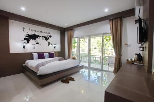 Queen Room with Garden View