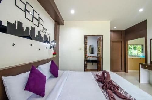 Queen Room with Garden View