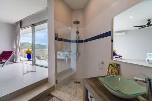 Villa with Sea View