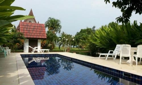 Villa with Garden View