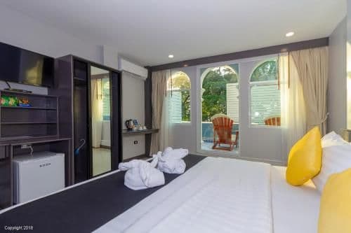 Deluxe Double Room with Pool Access