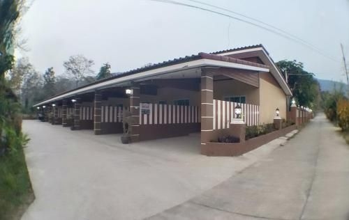 บ้านพักเฮือนห้วยน้ำเย็น Nam Yen Guese House (Baan Pak Huen Huay Nam Yen, Nam Yen Guese House)0