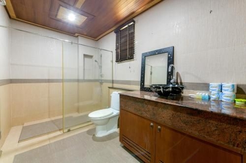 Villa Bliss~5 BR Pool Villa, near Terminal 21 & Hollywood Disco1