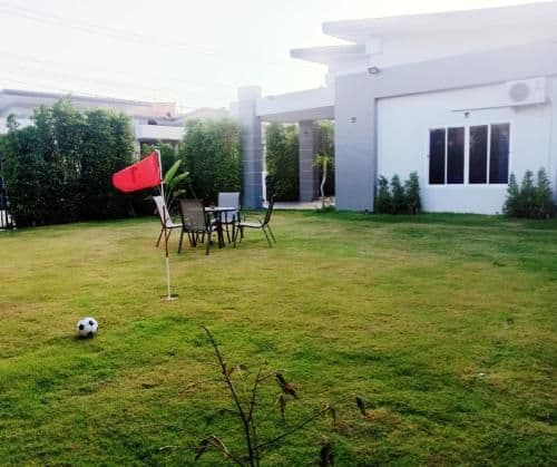 Villa with Garden View