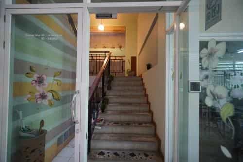 Whole Floor Apartment with Terrace View Whole Floor Apartment with Terrace View