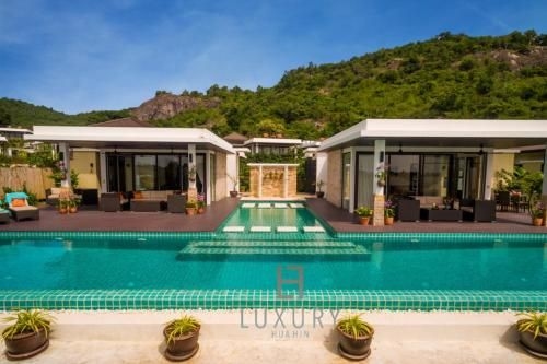 5 Bedroom Resort Pool Villa TS10