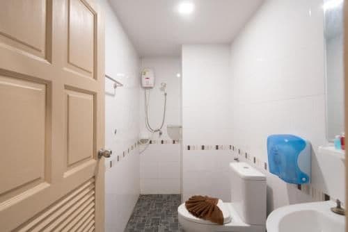 4 Connecting Rooms for 8