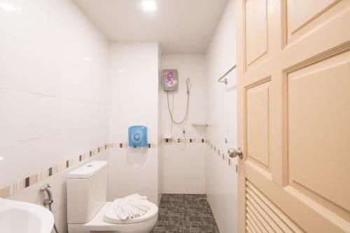 4 Connecting Rooms for 8