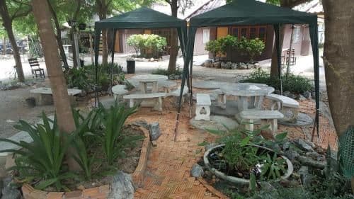 Bungalow with Garden View