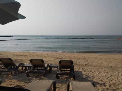 Cozy Luxury room with Private Beach North Pattaya Club Royal Condominium Cozy Luxury room with Private Beach North Pattaya Club Royal Condominium