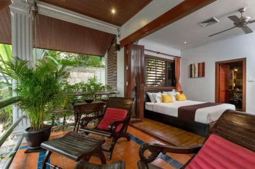 Villa with Garden View