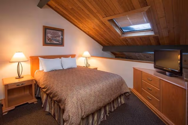 SUITE QUEEN SIZE BED