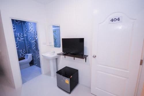 Twin Room with Private Bathroom