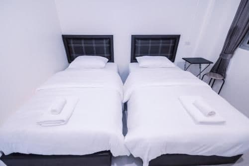 Twin Room with Private Bathroom