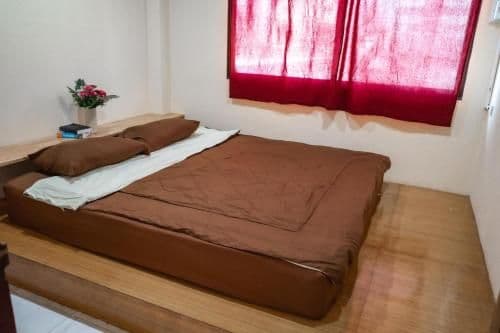 Standard Single Room with Shared Bathroom