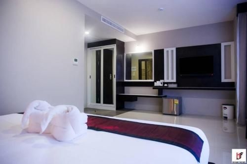 ดิ ฮาร์เบอร์ ฟรอนท์ โฮเต็ล (The Harbour Front Hotel)2