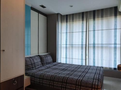 Apartment with Lake View