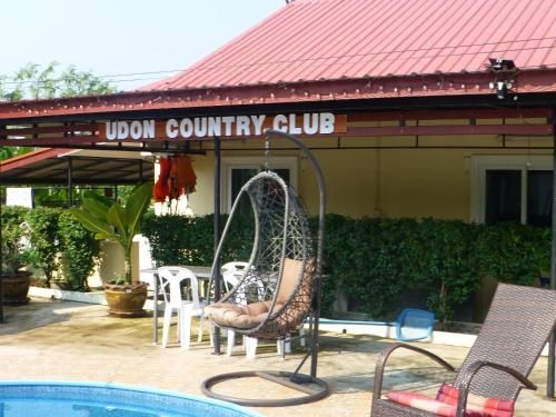 Private 2 bedroom villa with Swimming pool Tropical gardens Fast Wifi smart Tv3