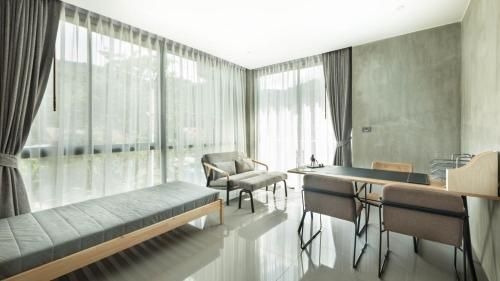 Luxury 4 Bedroom Villa Kamala4