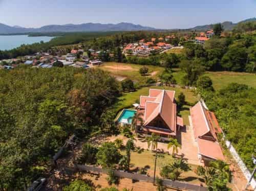 Private Luxury in Yamu Village Private Luxury in Yamu Village