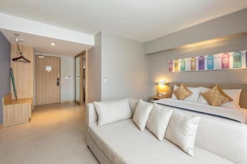 Premier Corner Mountain View