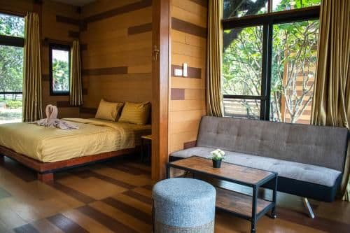 King Studio with Sofa Bed