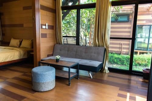 King Studio with Sofa Bed