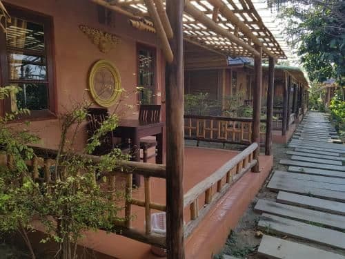 Bungalow with Patio