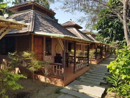 Bungalow with Patio