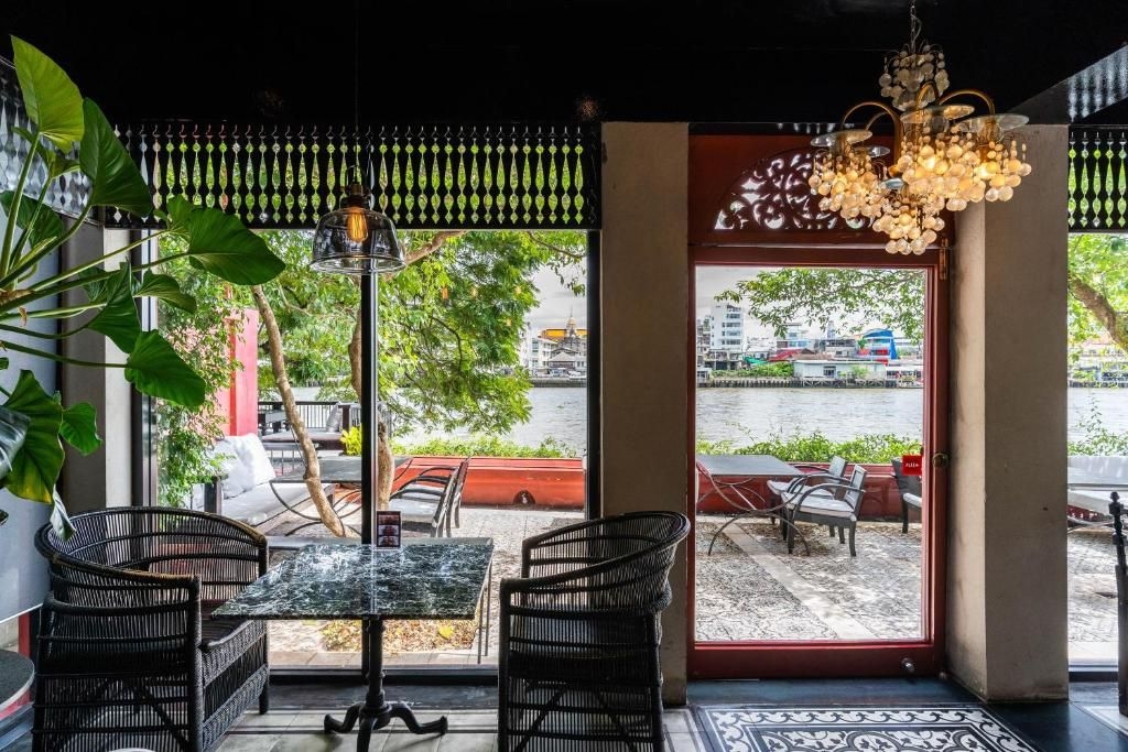 Amdaeng Bangkok Riverside Hotel4
