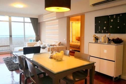 Penthouse 2 bedrooms 180 Lake view near Donmuang Airport IMPACT Arena Hall0