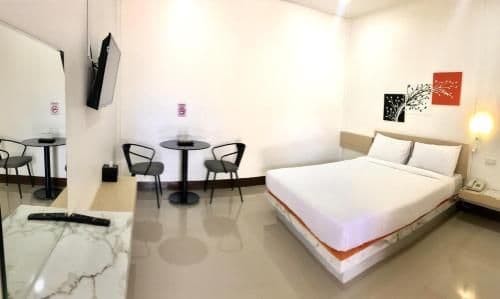 Standard Queen Room