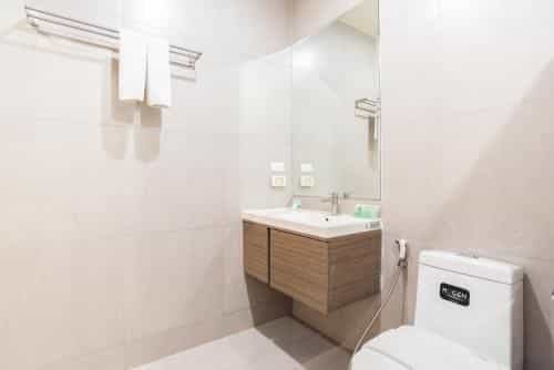 Modern Boundary Ploenchit by Favstay Modern Boundary Ploenchit by Favstay